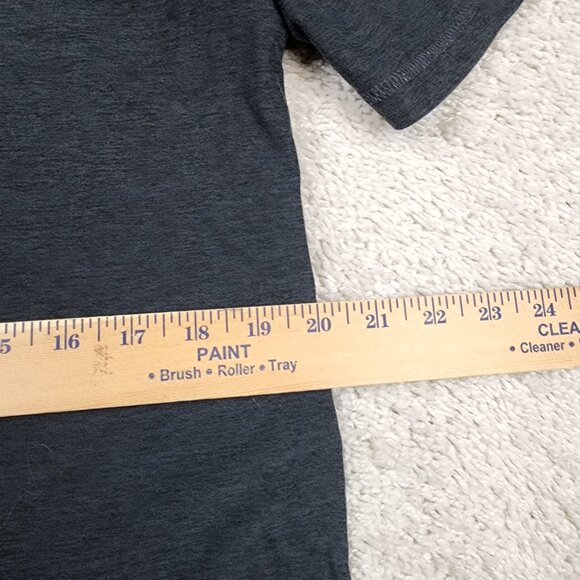 Vuori Mens Strato Tech Tee No tag See Photo L Dream Knit Pullover V126 Charcoal - Picture 5 of 5